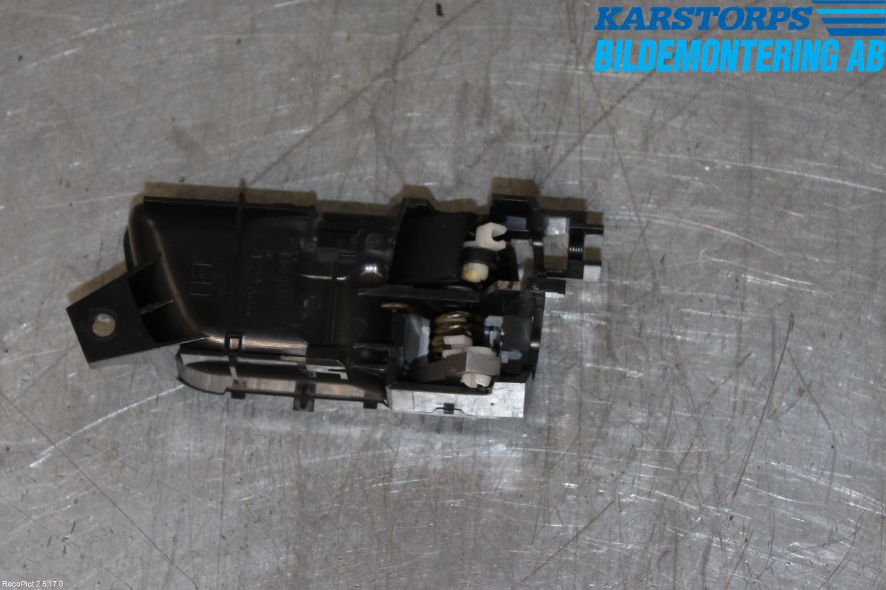 Mitsubishi PAJERO 06-15 Dörrhandtag Inre Vä