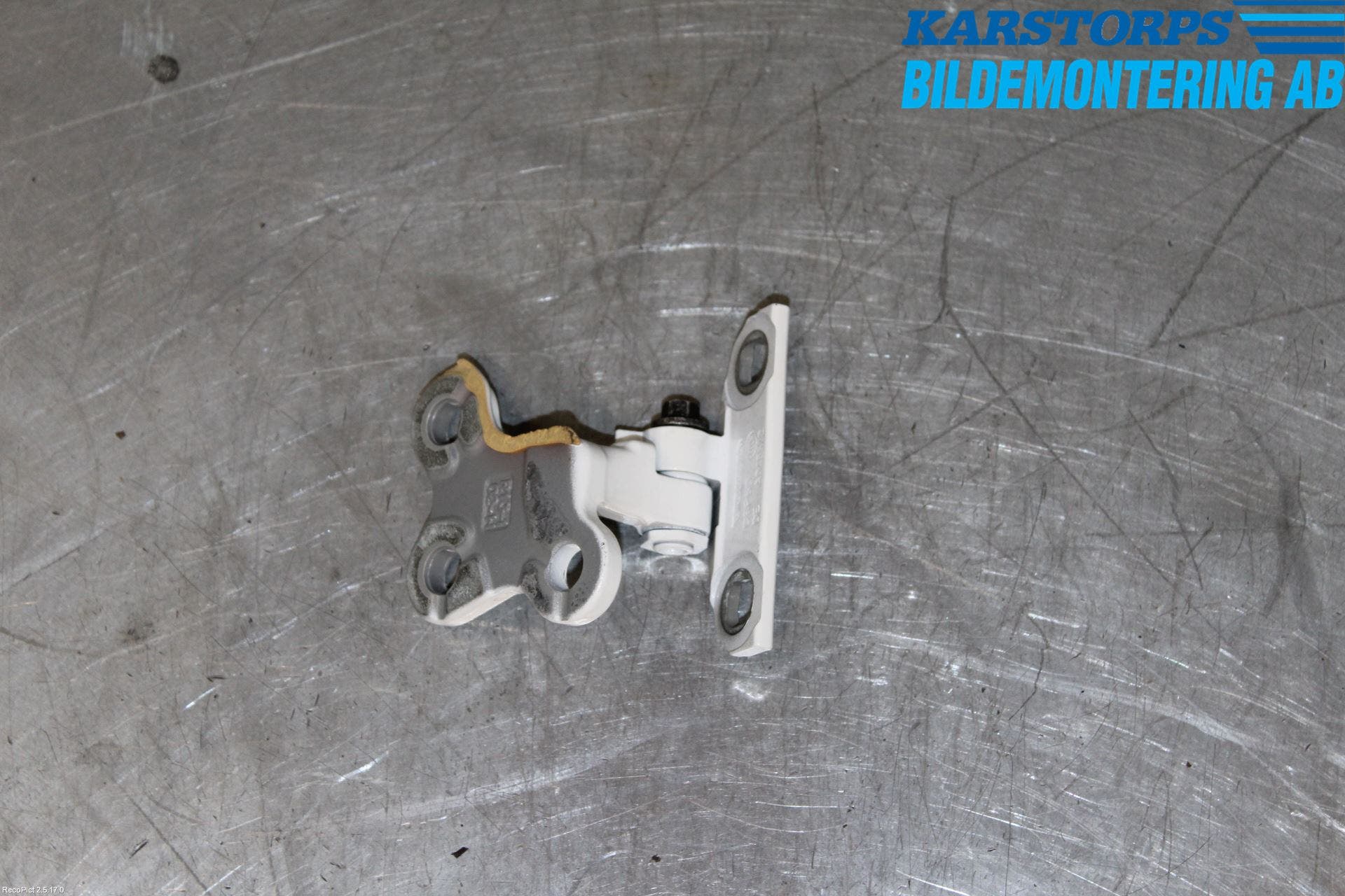 Volvo V60 CROSS COUNTRY 16-18 Dörrgångjärn