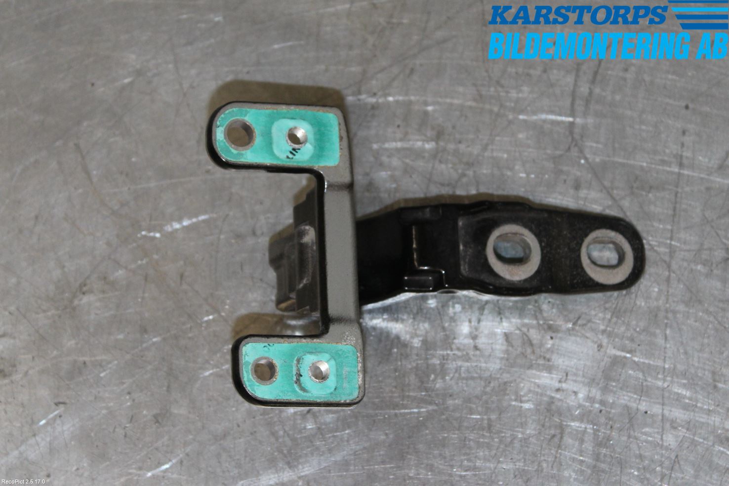 Mercedes-Benz MB C-KLASS (W205) 14-21 Bakluckegångjärn Hö