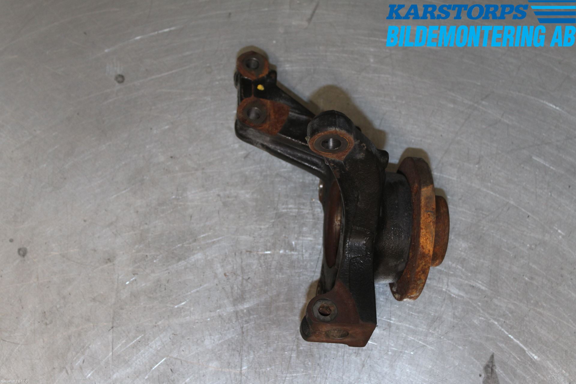 Renault CLIO IV 12-16 Styrspindel Lagerhus Hö