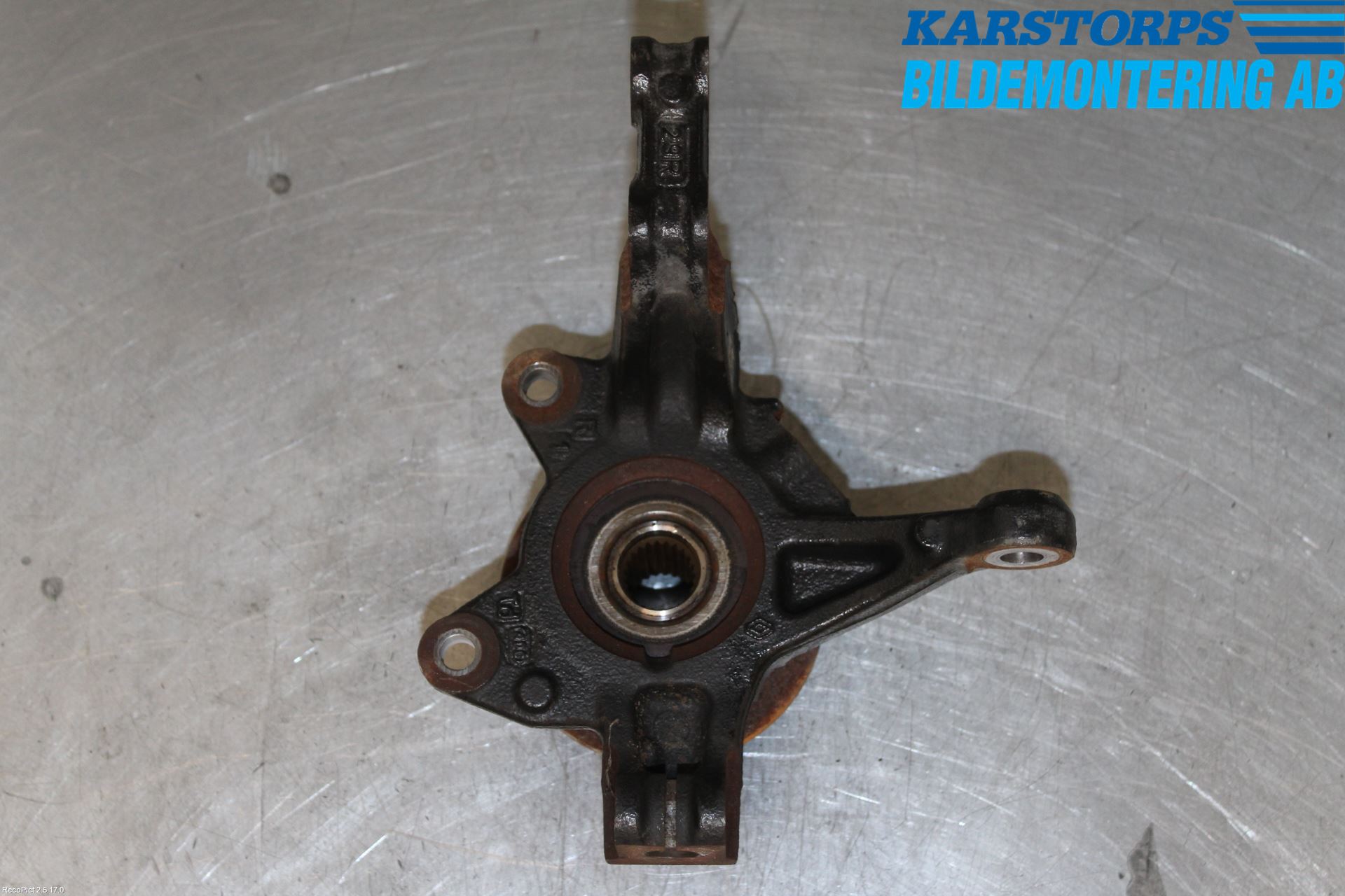 Renault CLIO IV 12-16 Styrspindel Lagerhus Hö