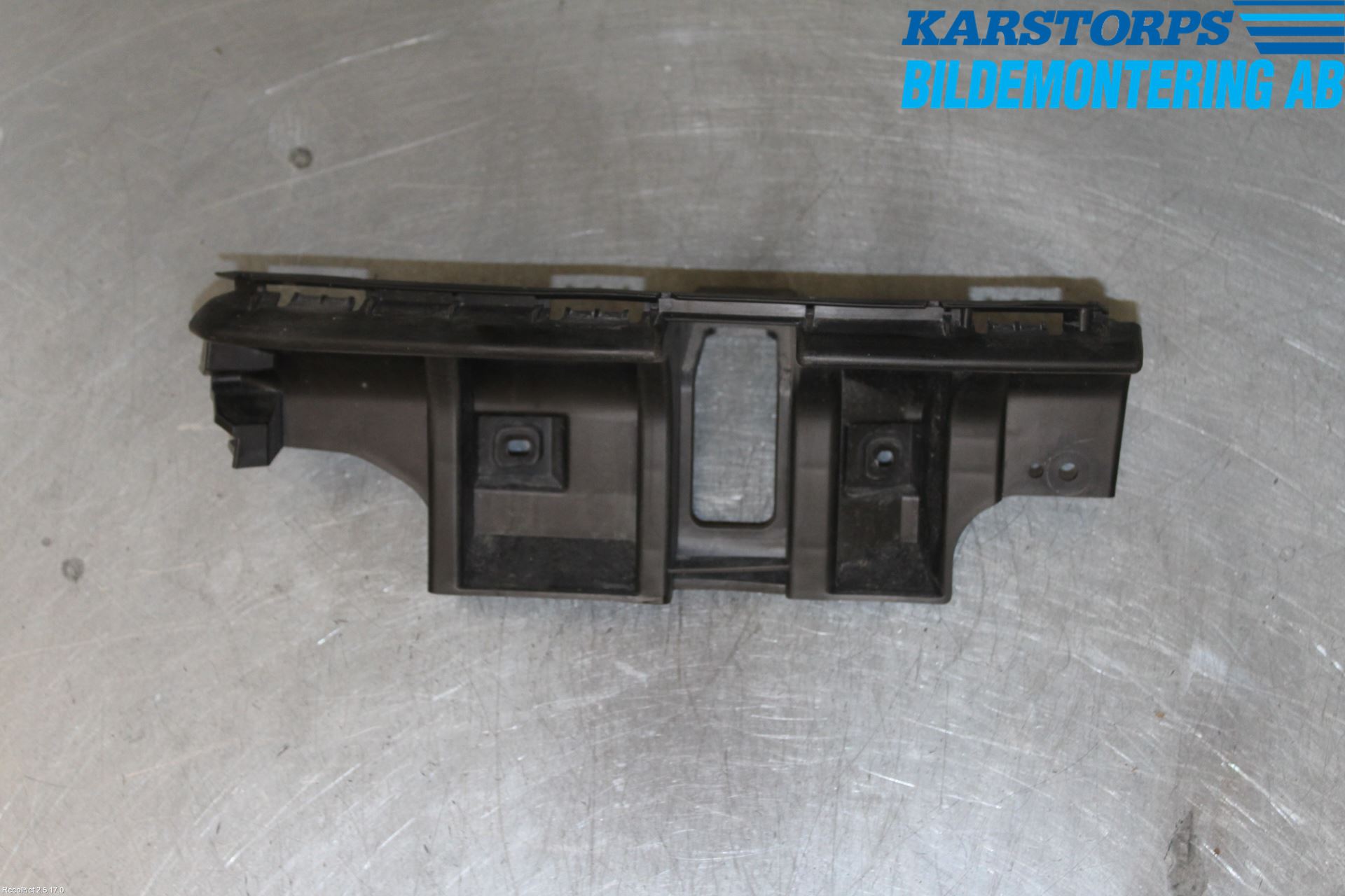 Volvo C30 07-10 Stötfångarfäste Bak Vä