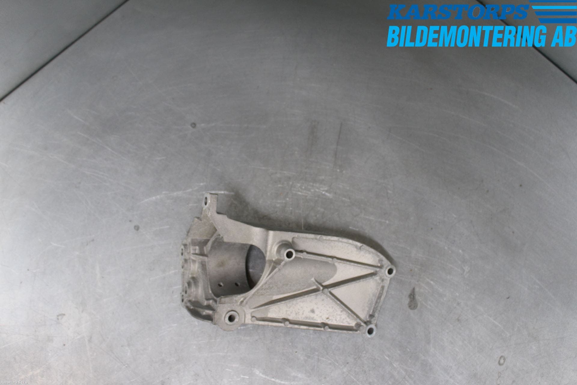 Volvo V70 14-16 Motorfäste