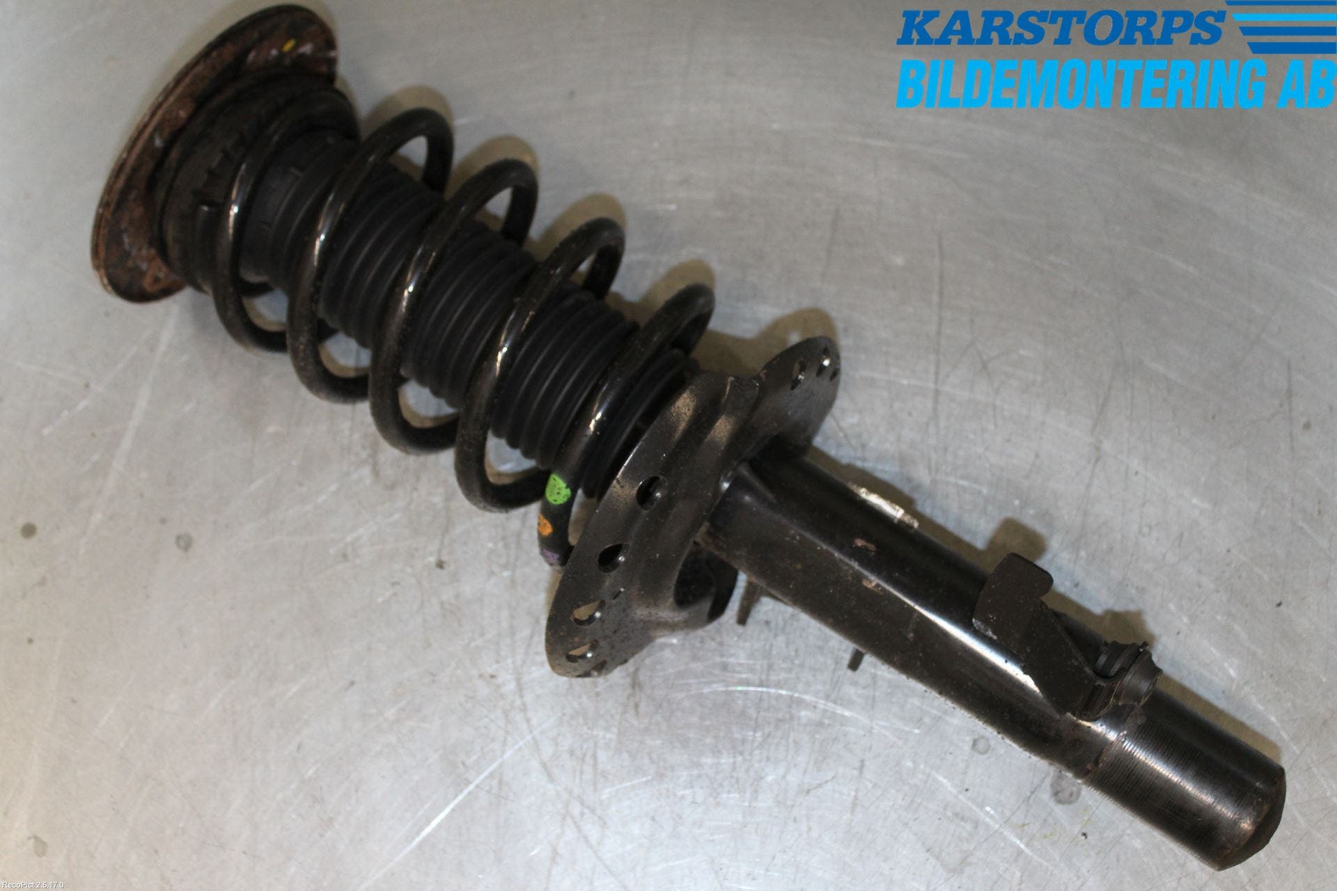 Volvo V70 14-16 Fjäderben Fram Höger