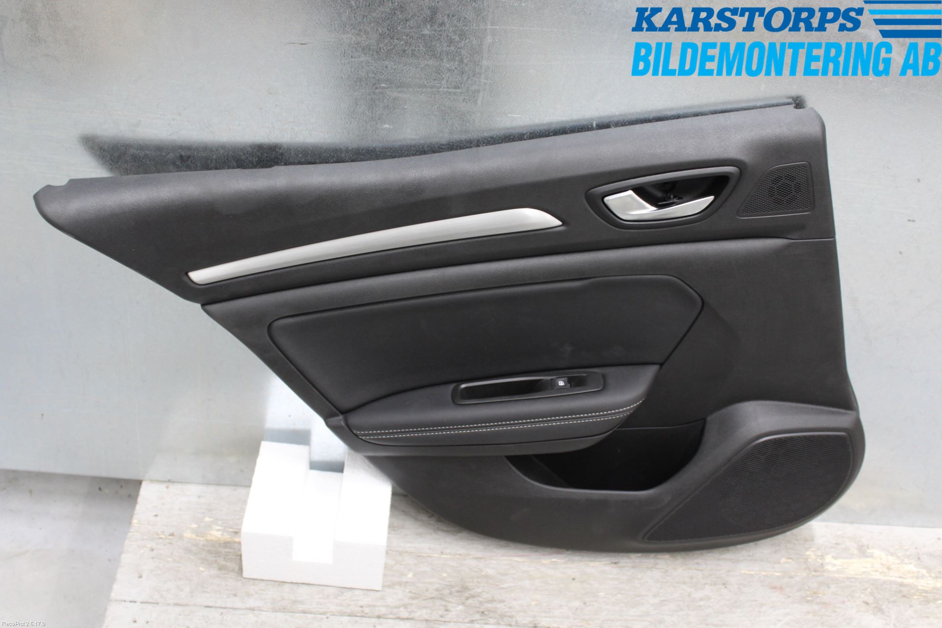 Renault MEGANE IV 16-23 Dörrklädsel Vä