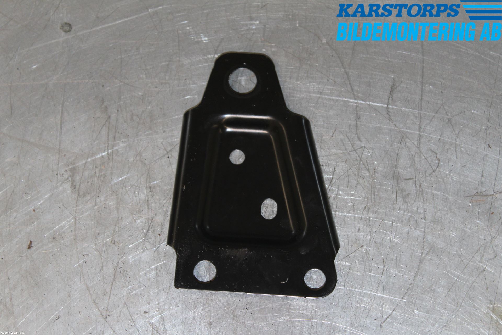 Volvo V90 17->> Framvagn Fäste-Kudde