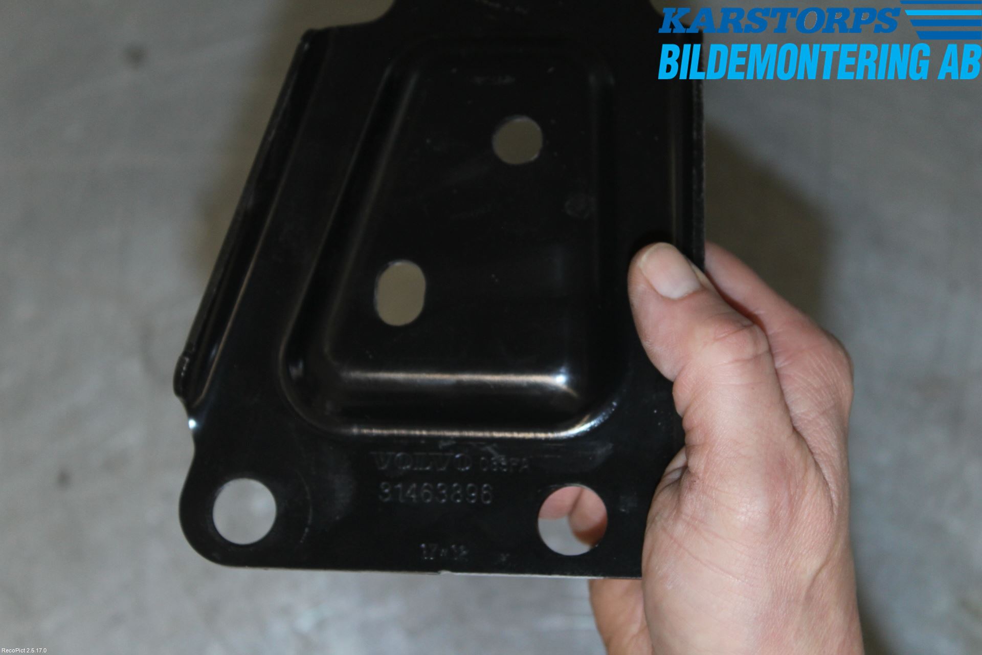 Volvo V90 17->> Framvagn Fäste-Kudde