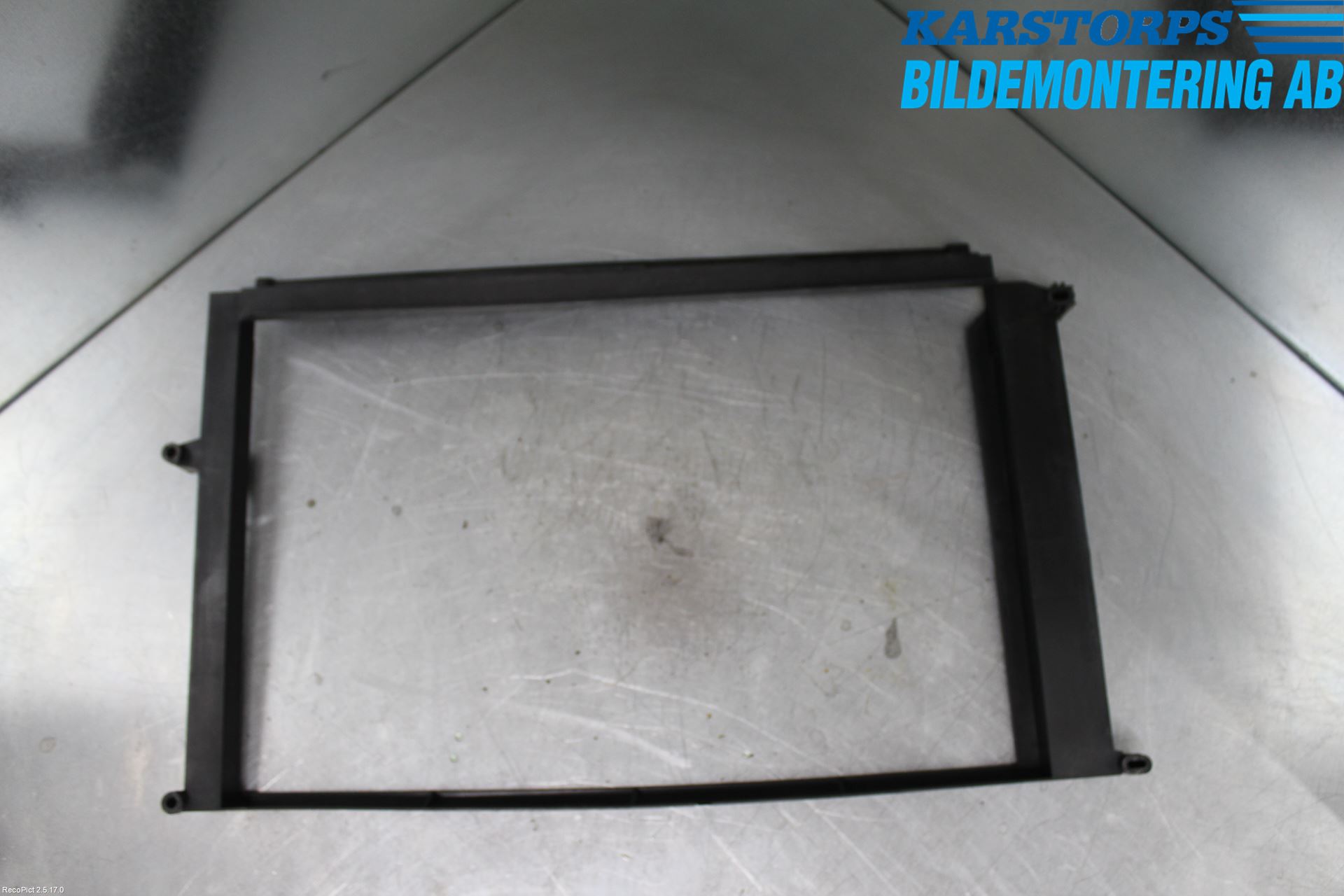 Volvo XC90 03-06 Kylarfäste-Ram-Balk