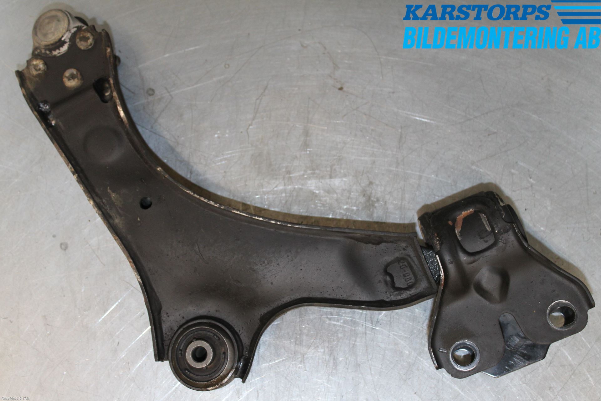 Volvo V60 14-18 Bärarm Fram Undre Vä