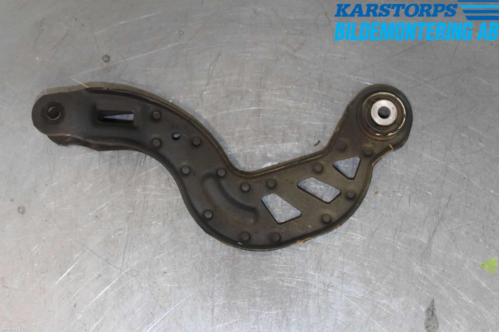 Mercedes-Benz MB A-KLASS (W176) 13-18 Bärarm Bak Övre Vänster