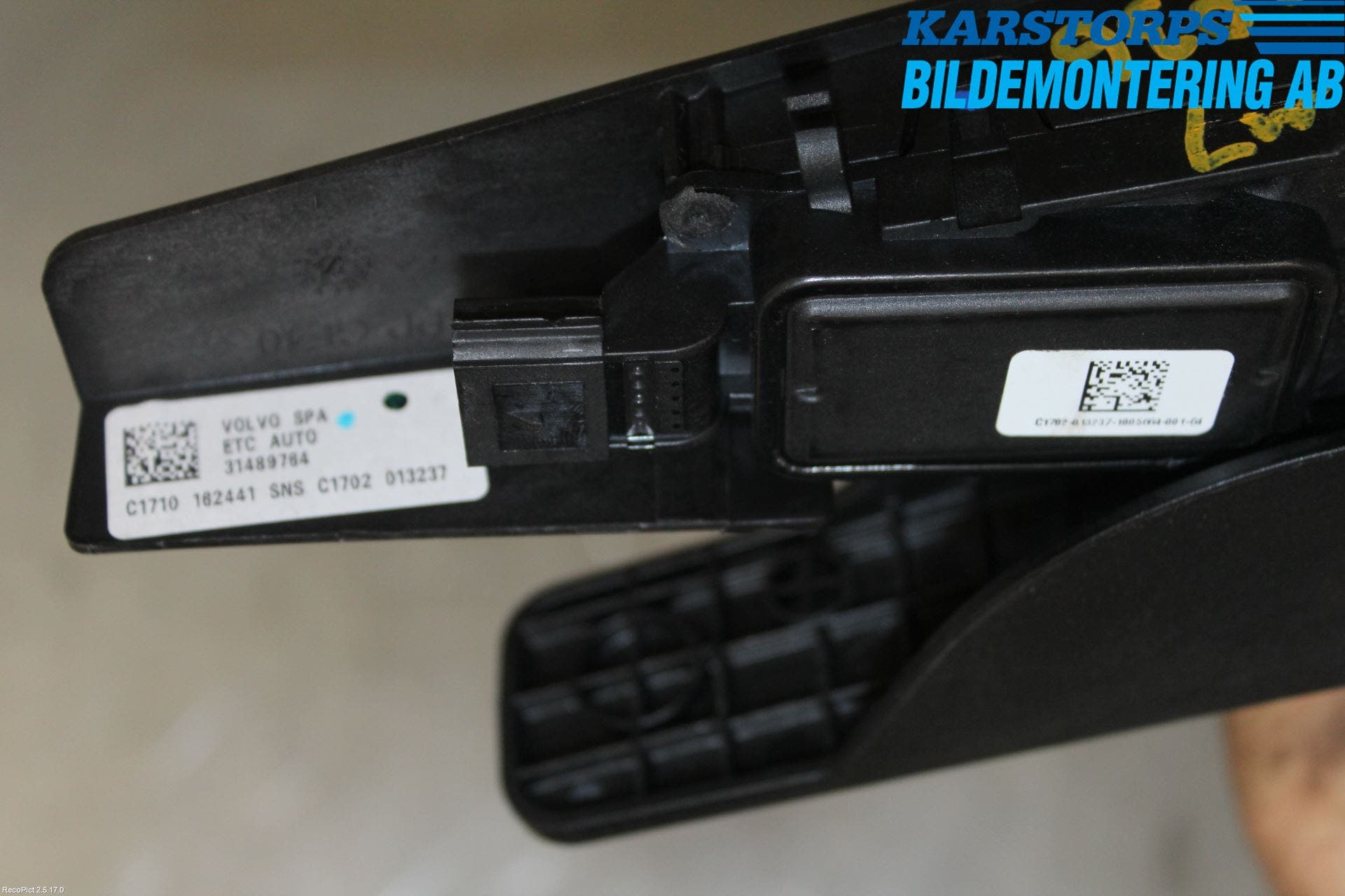 Volvo V90 17->> Gaspedal