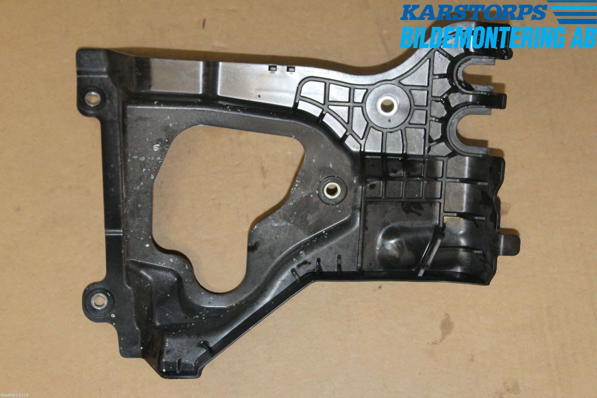 Volvo V90 17->> Torpedplåt-Torpedplast