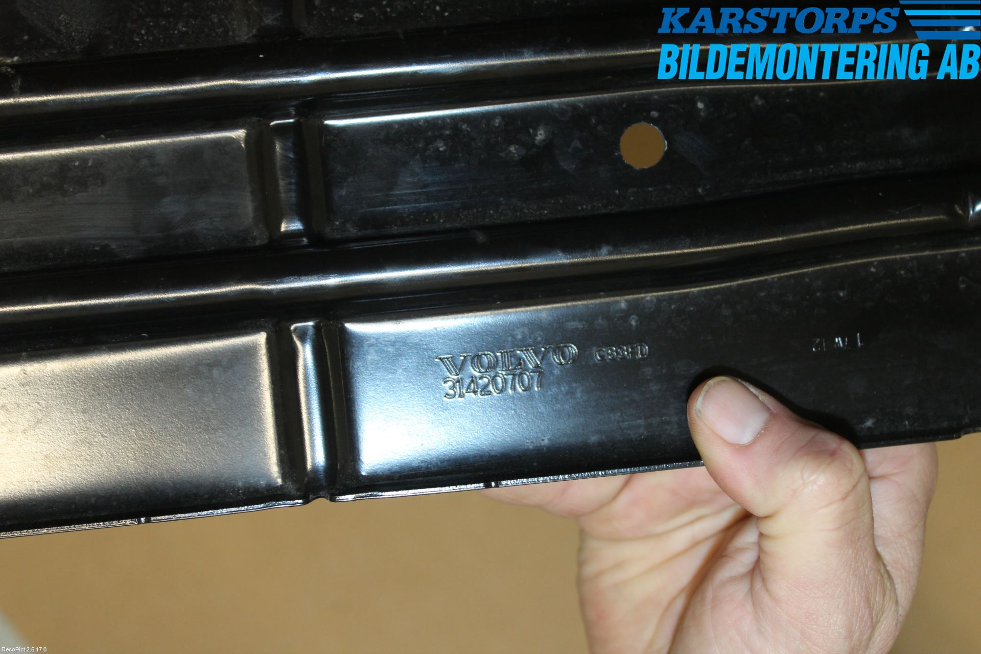 Volvo V90 17->> Bakram-Fästbalk