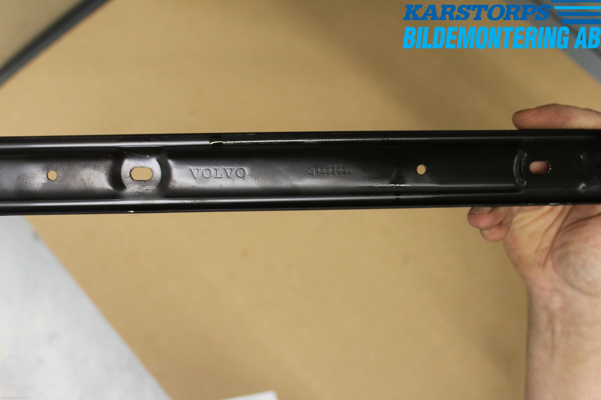 Volvo V90 17->> Bränsletanksband