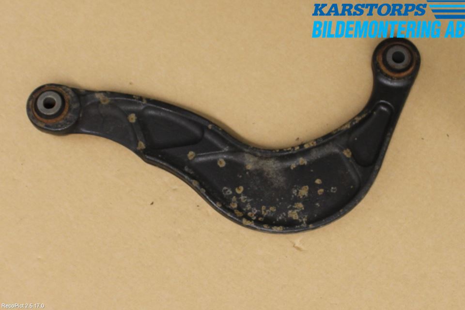 Volvo V70 14-16 Bärarm Bak Övre Höger