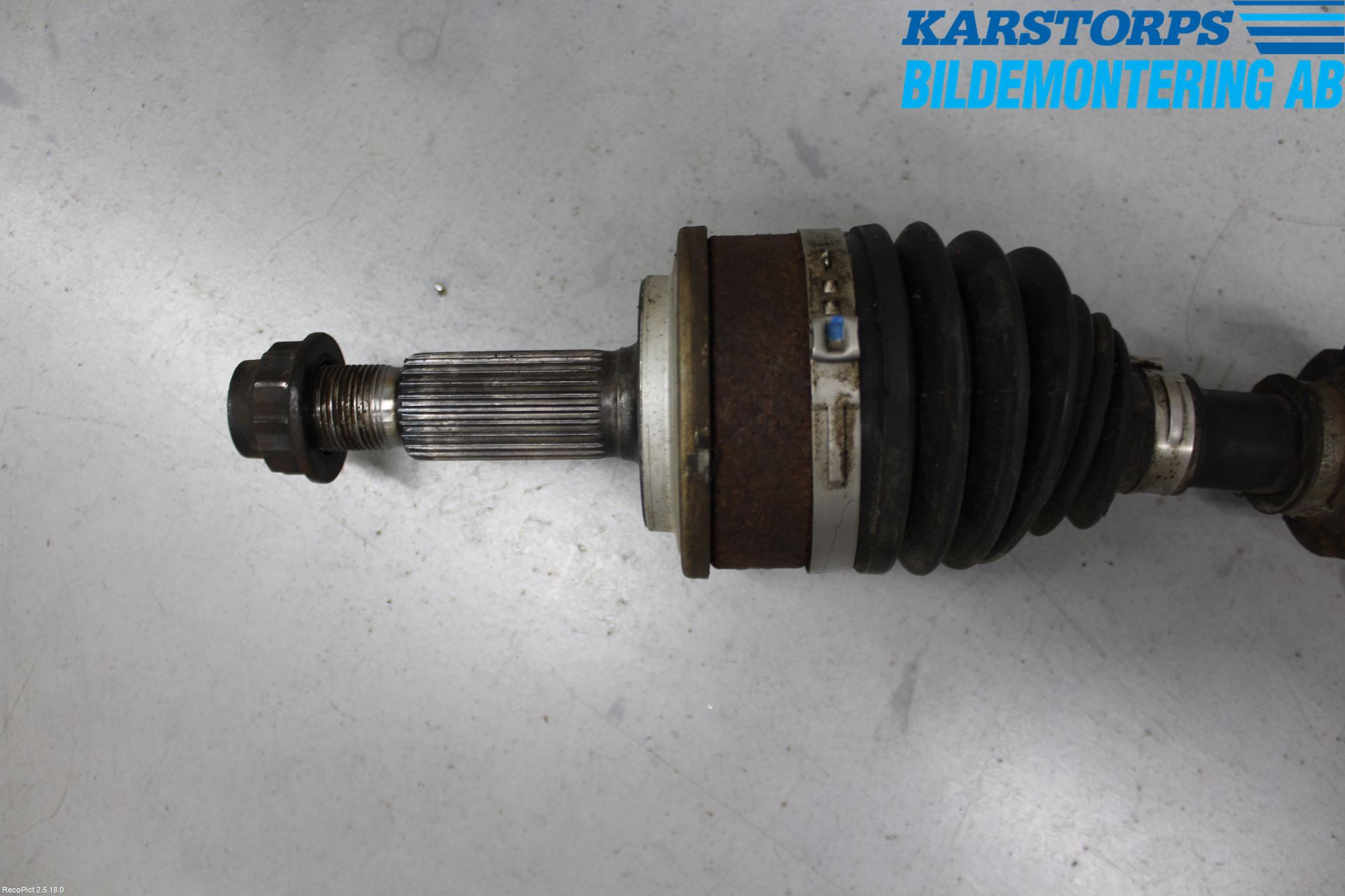 Toyota AURIS 13-19 Drivaxel Fram Vänster