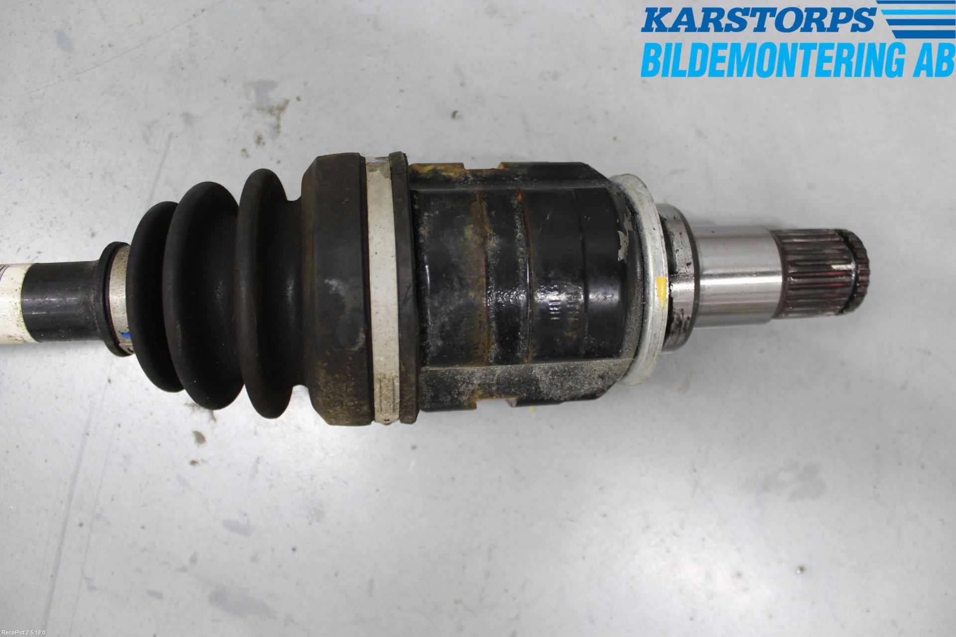 Toyota AURIS 13-19 Drivaxel Fram Vänster