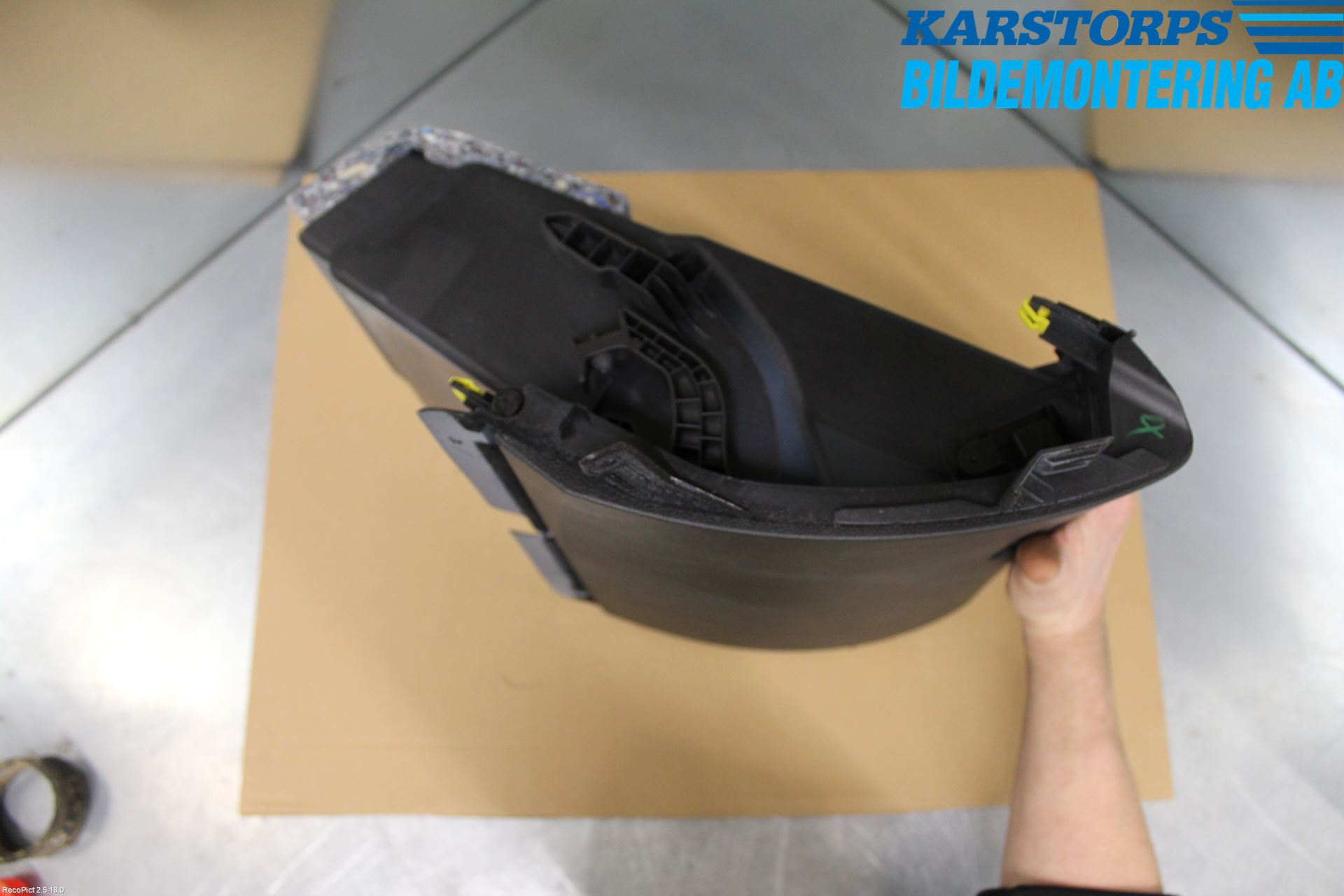 Renault MEGANE IV 16-23 Handskfack