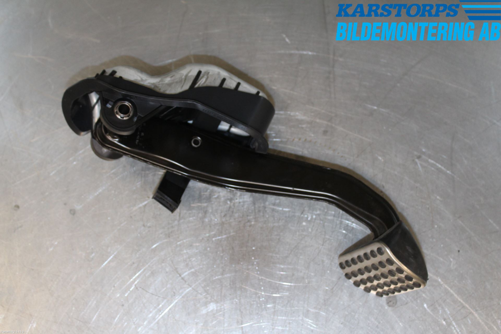 Mercedes-Benz MB E-KLASS (W213) 16-23 Bromspedal