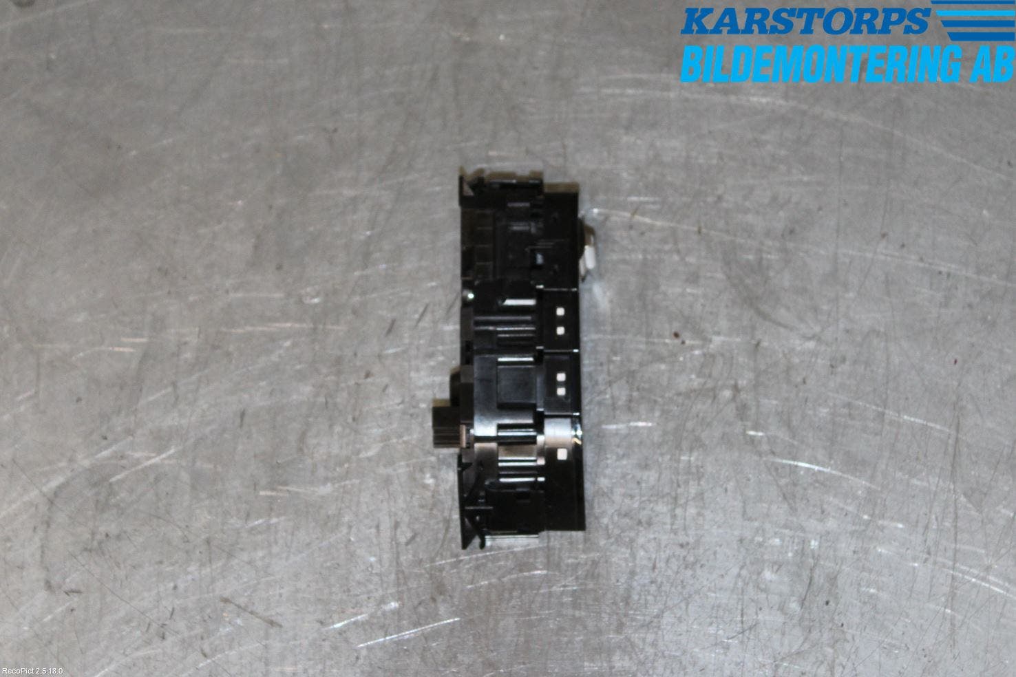 Mercedes-Benz MB E-KLASS (W213) 16-23 Strömställare Multifunktion