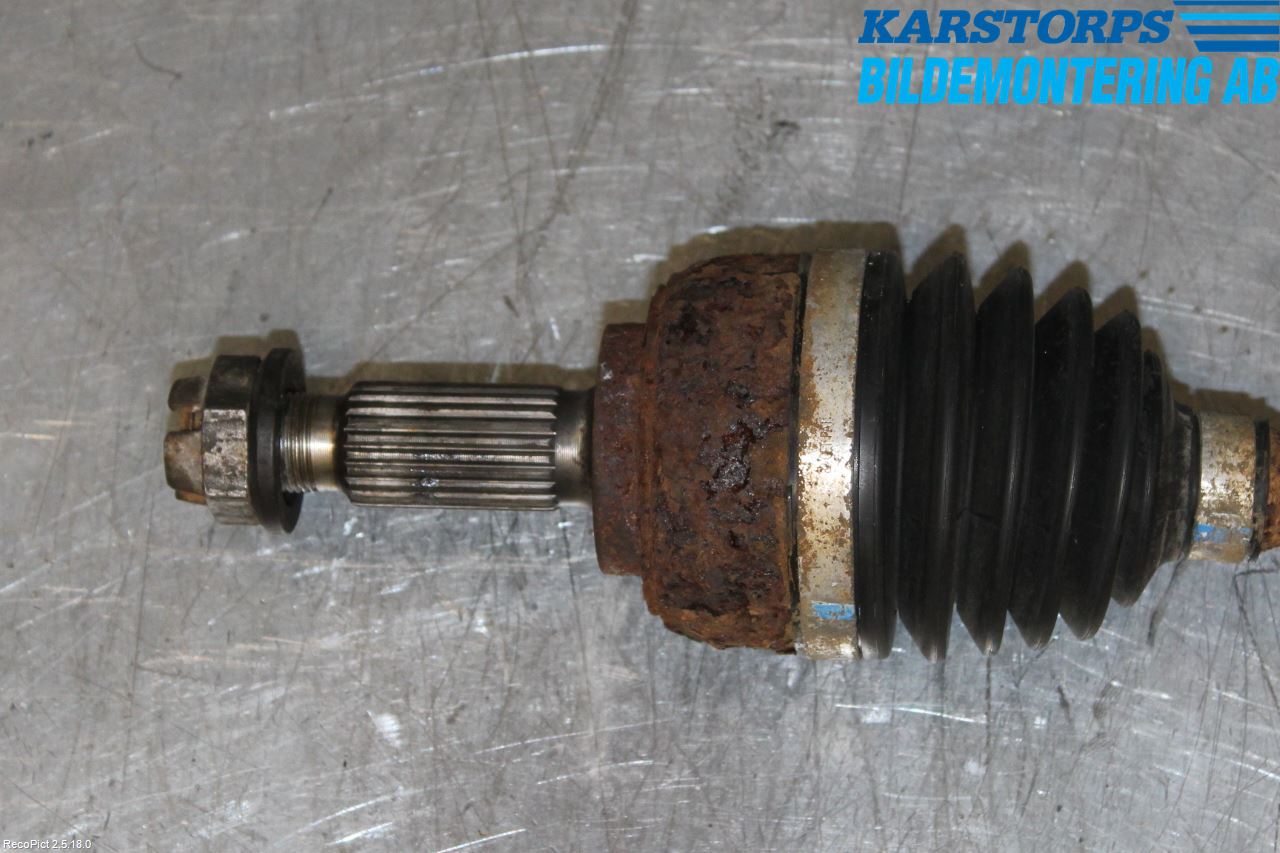 Renault CLIO III  06-09 Drivaxel Fram Vänster