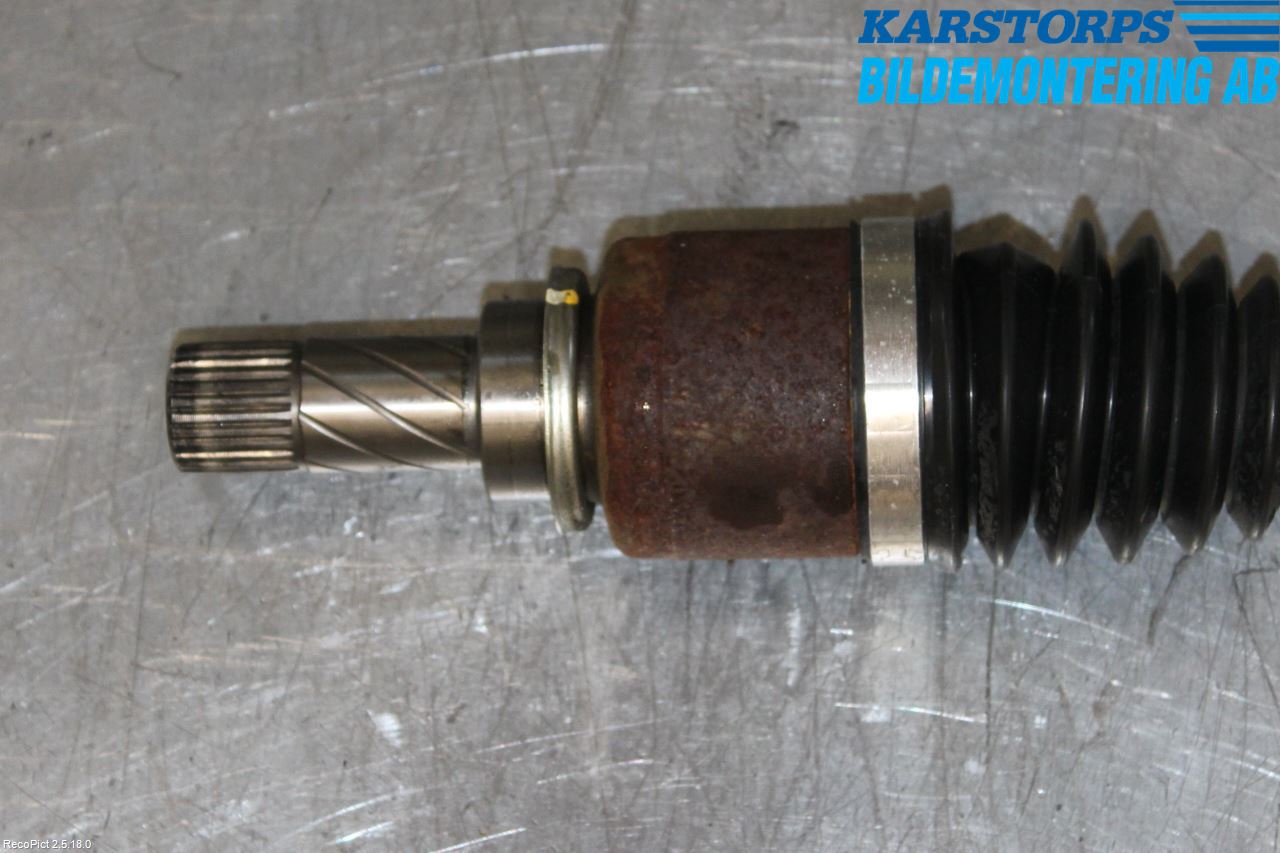 Renault CLIO III  06-09 Drivaxel Fram Vänster