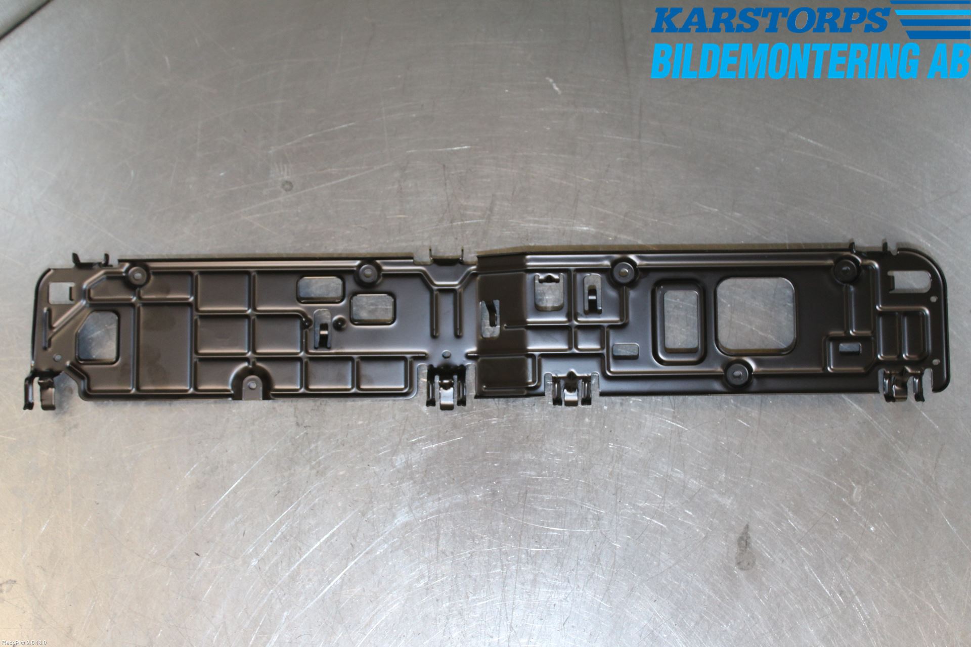 Mercedes-Benz MB E-KLASS (W213) 16-23 Instrumentsarg