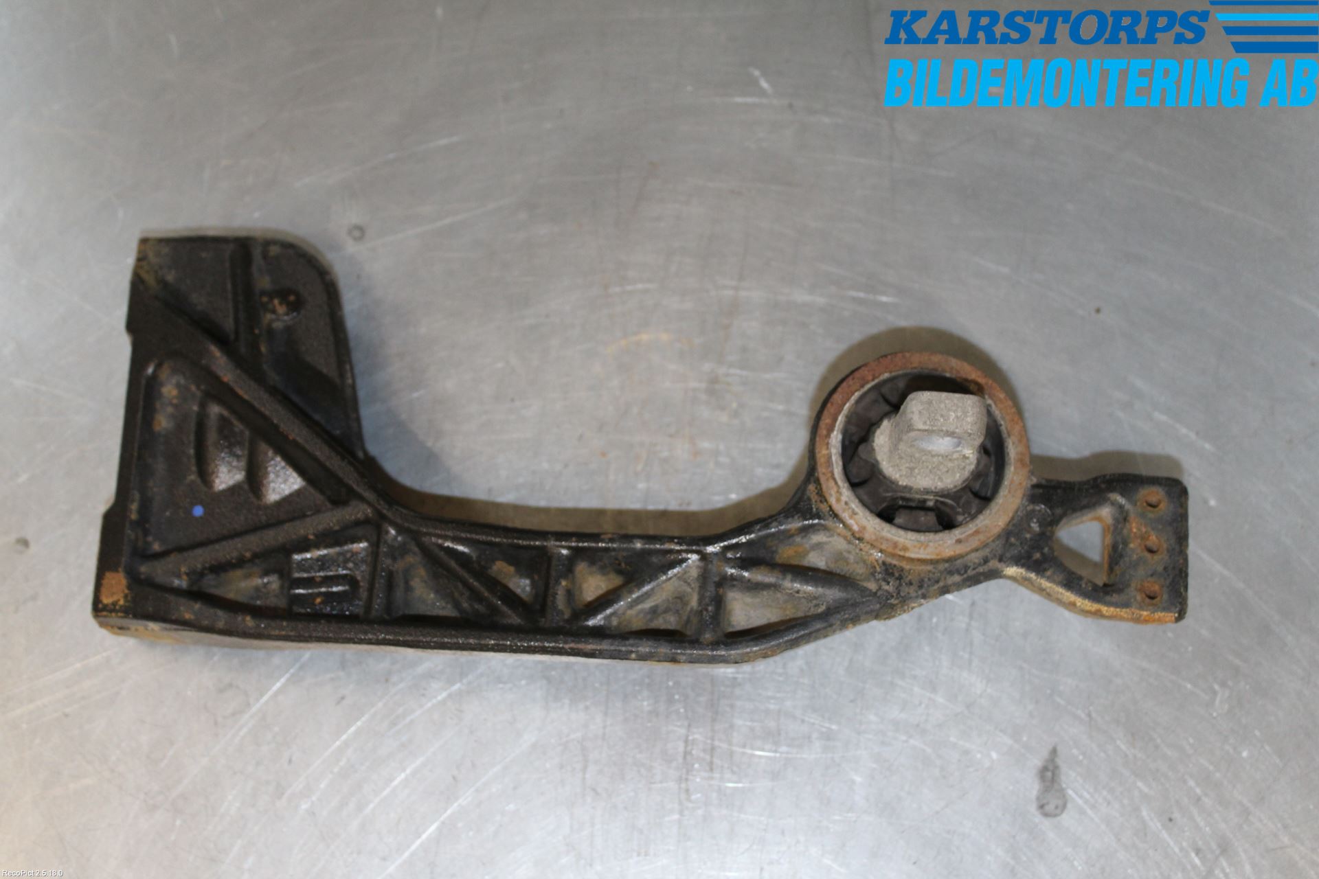 Mercedes-Benz MB VITO/V-KLASS (W640,W447,W448) 14- Bakram-Fästbalk