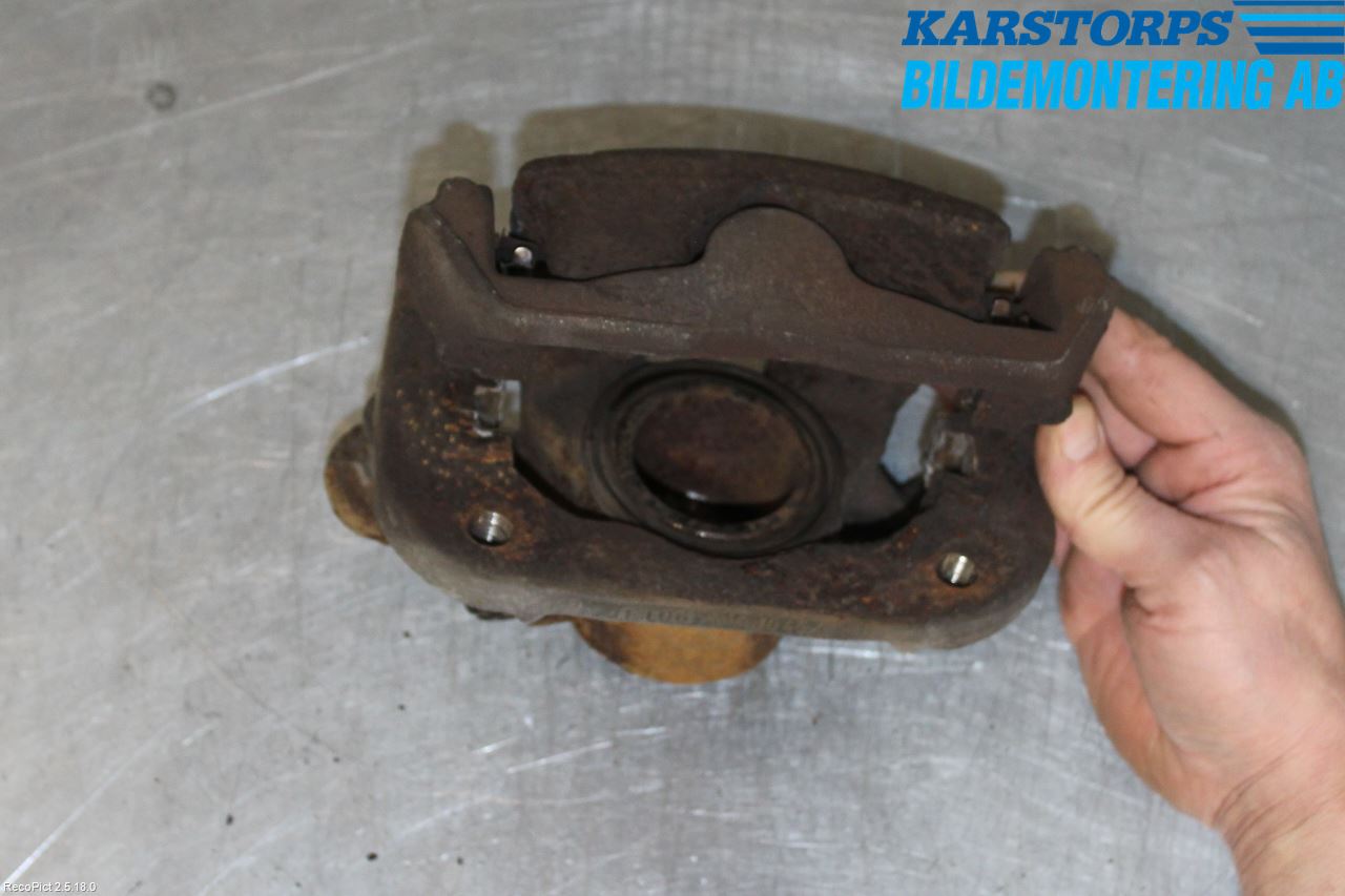 BMW 1 E87/81 5D/3D 03-11 Bromsok Fram Vänster