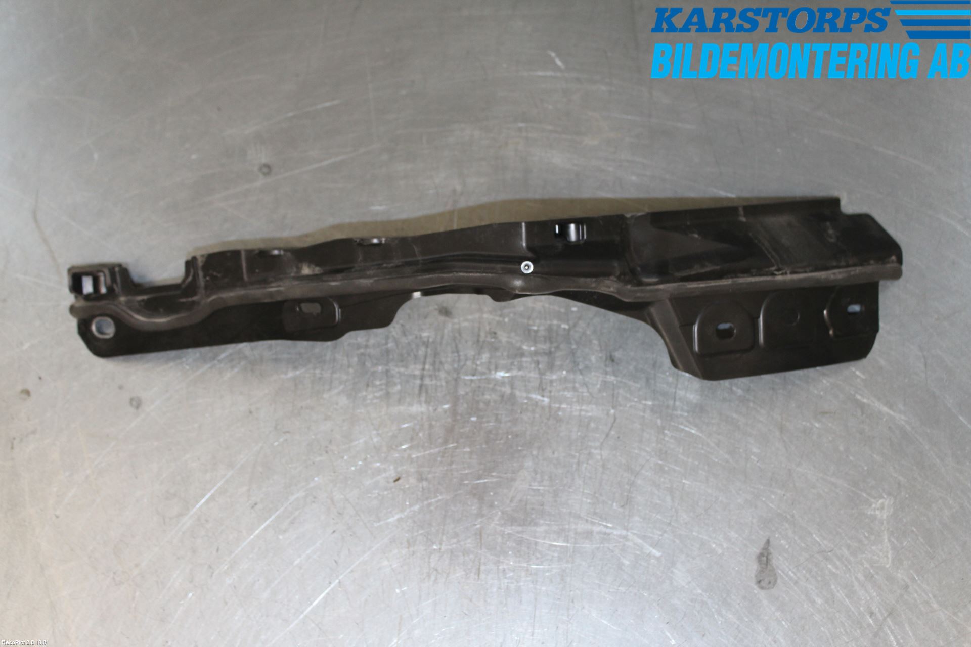 BMW 3 F30/F31/F80 12-19 Torpedplåt-Torpedplast