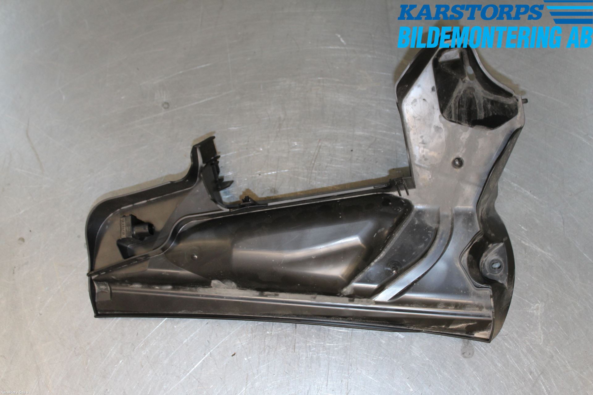 BMW 3 F30/F31/F80 12-19 Torpedplåt-Torpedplast