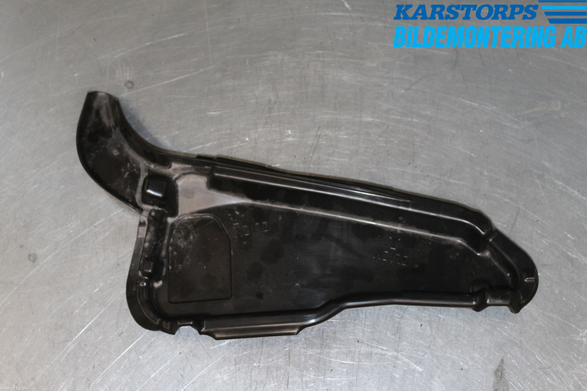 BMW 3 F30/F31/F80 12-19 Torpedplåt-Torpedplast