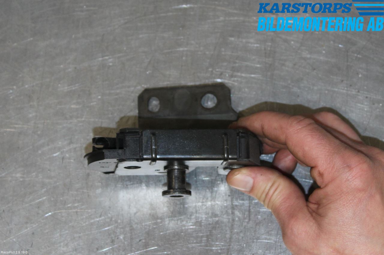 Volvo XC90 03-06 Låskista Baklucka