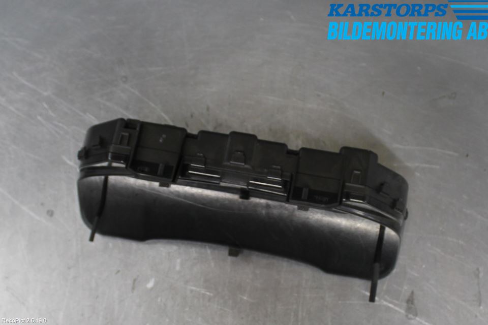 Toyota AVENSIS 09-15 Instrument Komb