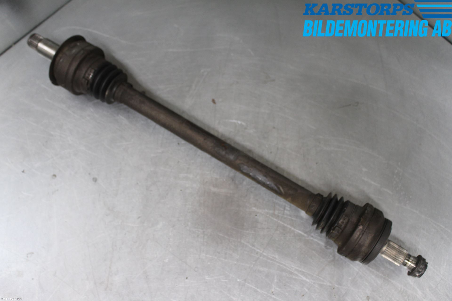 Mercedes-Benz MB C-KLASS (W204) 07-15 Drivaxel Bak Höger