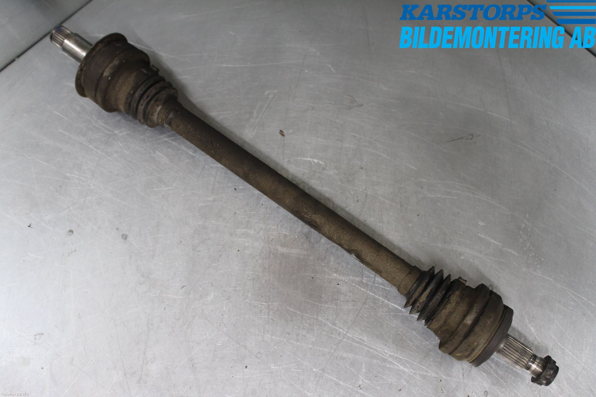 Mercedes-Benz MB C-KLASS (W204) 07-15 Drivaxel Bak Vänster