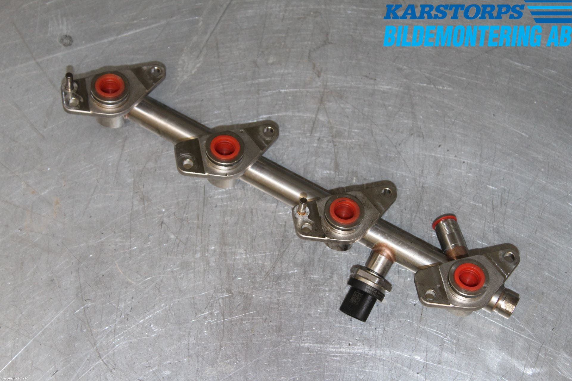 Mercedes-Benz MB C-KLASS (W204) 07-15 Injspridarrör