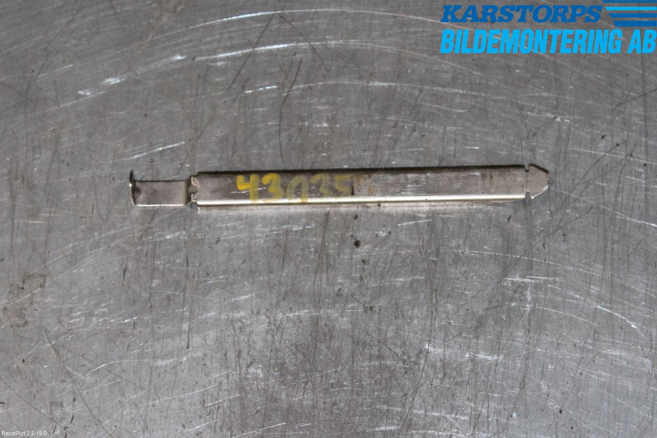 Volvo V50 04-07 Strålkast Fästsarg