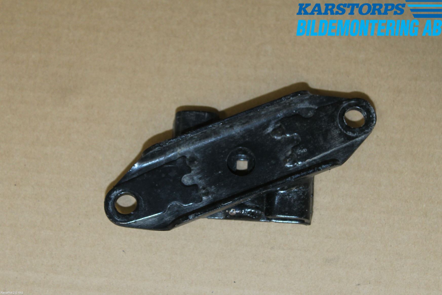 Volvo XC60 18- Bladfjäderhänke Bak