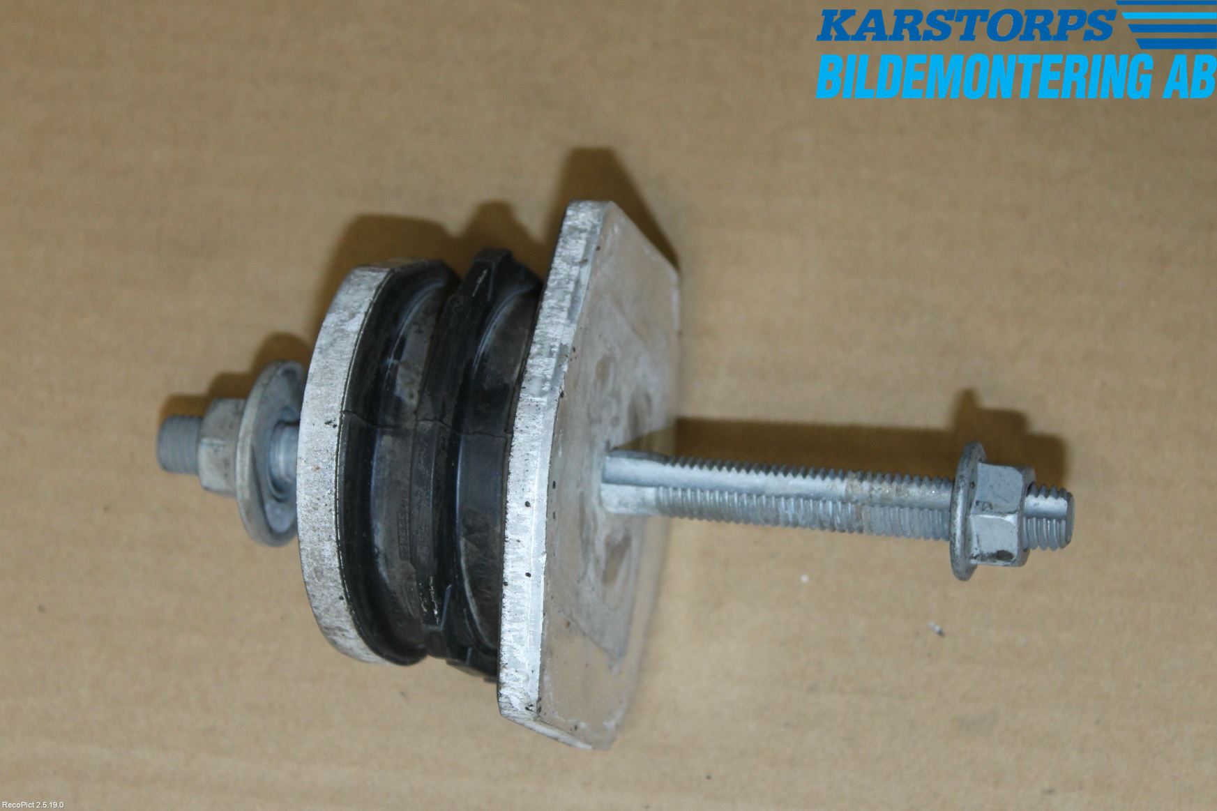 Volvo XC60 18- Bladfjäderhänke Bak