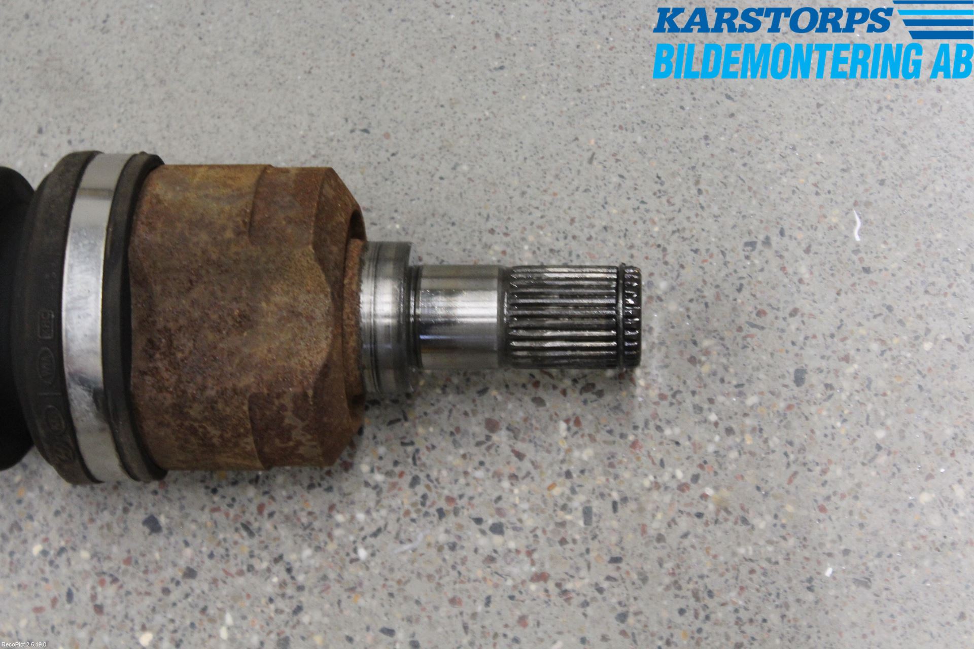 Hyundai i20 PB 09-14 Drivaxel Fram Höger