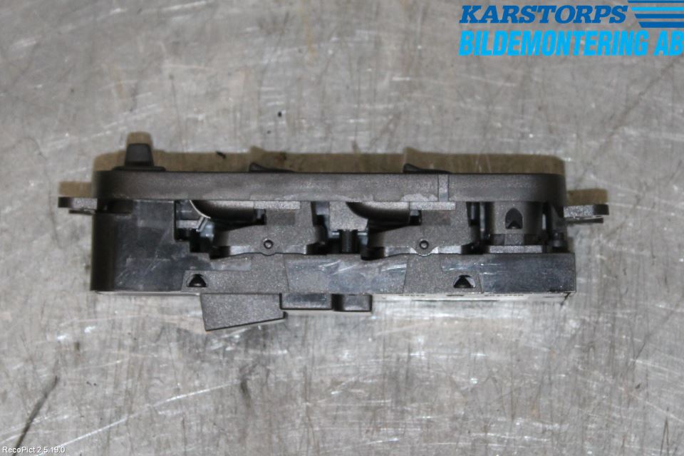 Volvo V50 04-07 Strömställare Elhiss