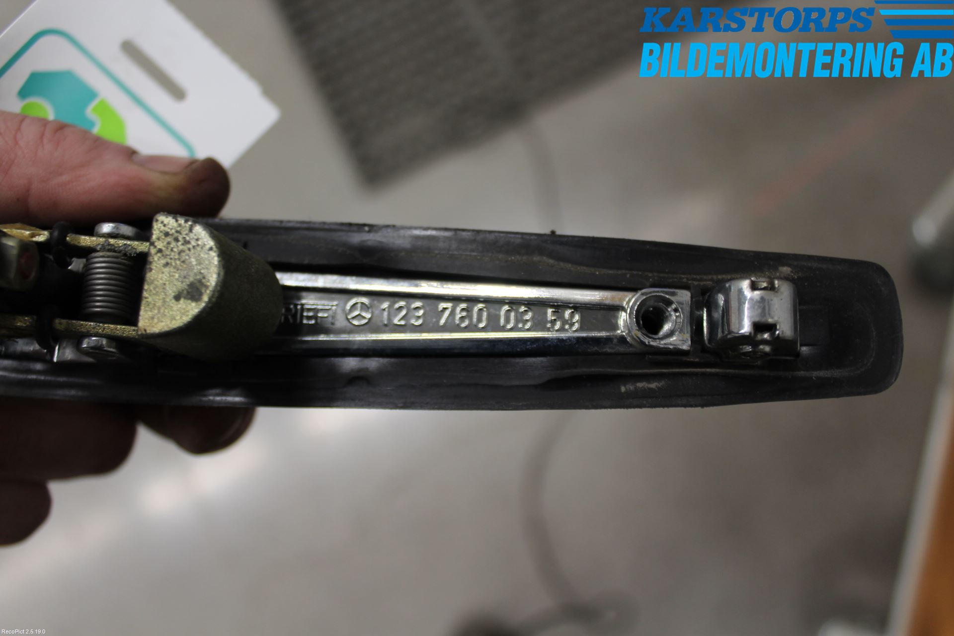 Mercedes-Benz MB 200-300  (W123) 76-86 Dörrhandtag Yttre Hö