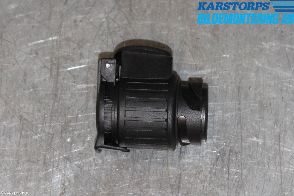 Volvo V60 14-18 Dragkrok Elsats