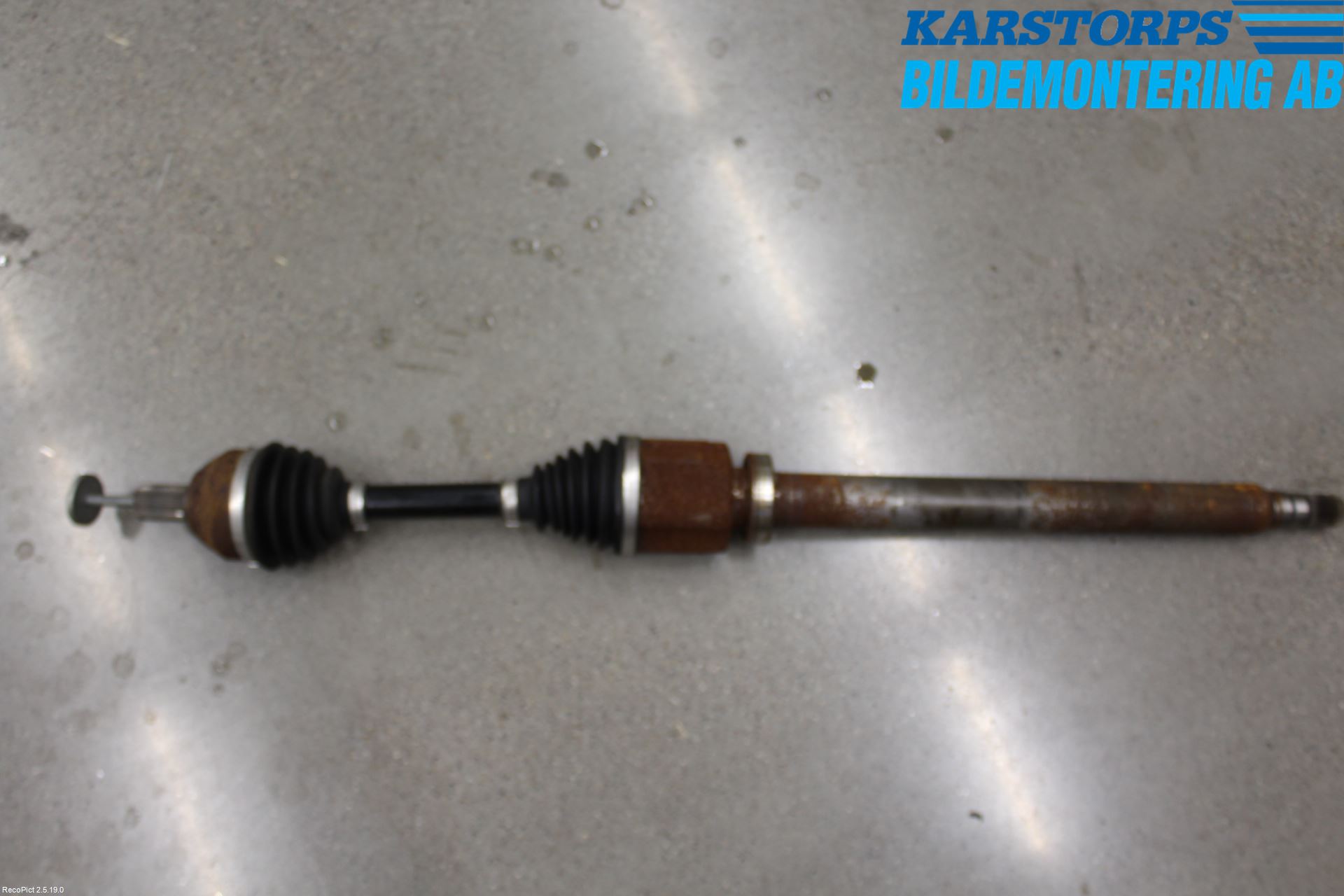 Volvo V60 14-18 Drivaxel Fram Höger