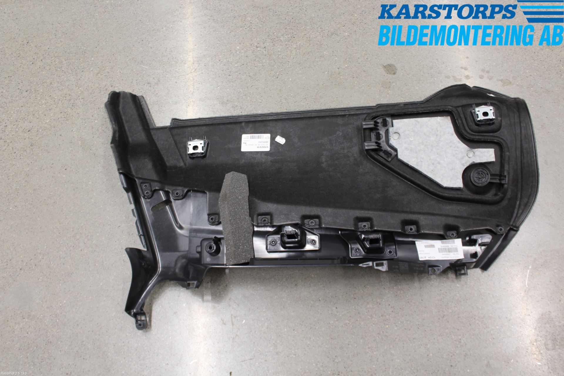 Volvo V60 14-18 Inrbagagerumklädsel-Golv