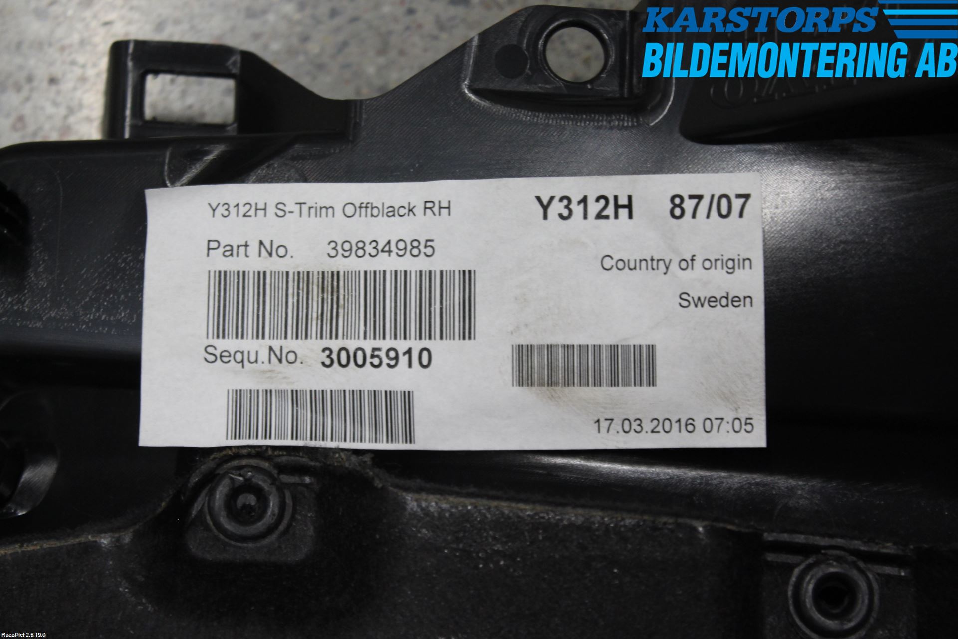 Volvo V60 14-18 Inrbagagerumklädsel-Golv