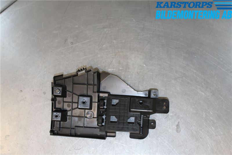 Volvo V60 14-18 Stötfångarfäste Bak Hö