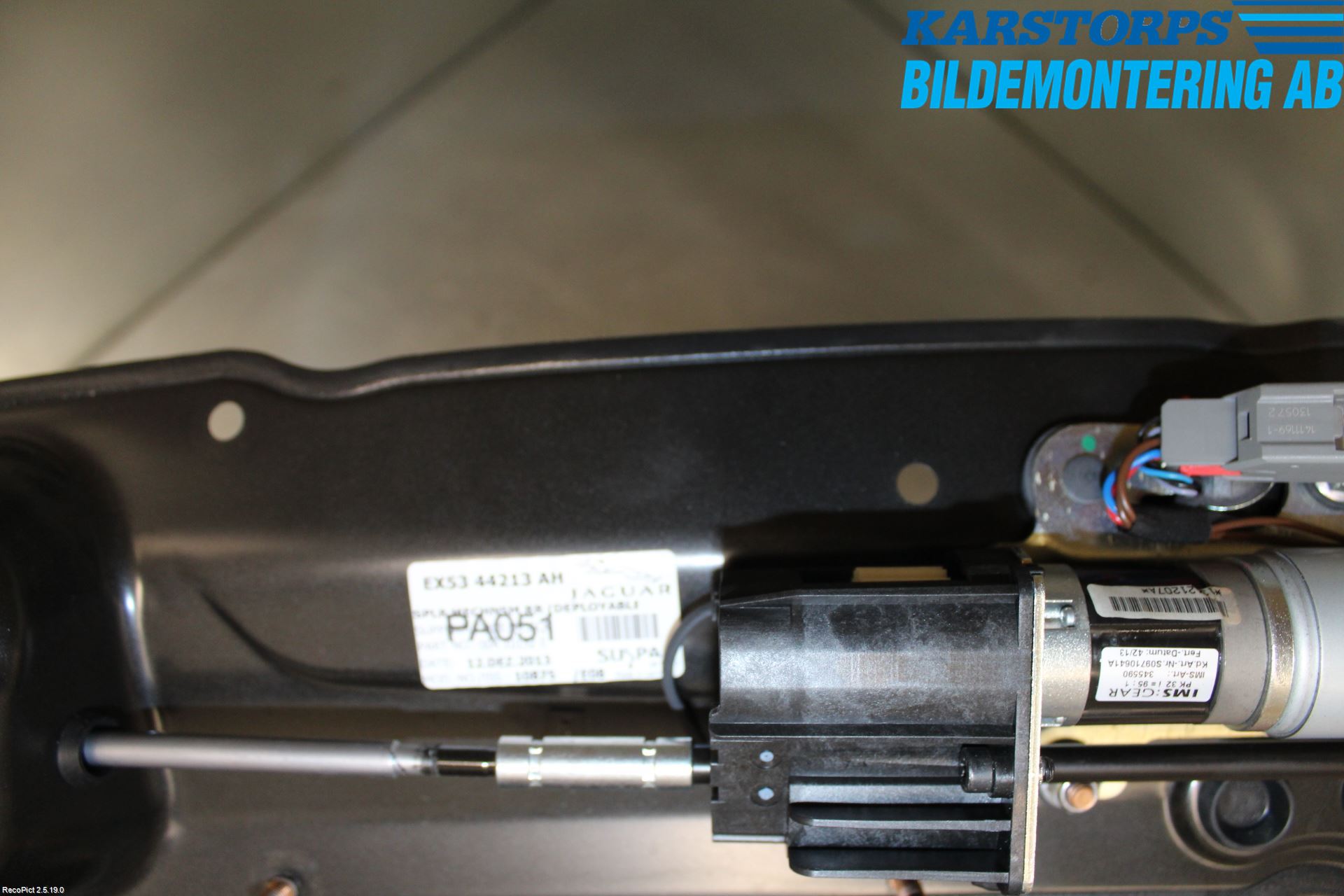 Jaguar F-TYPE Spoiler Bak