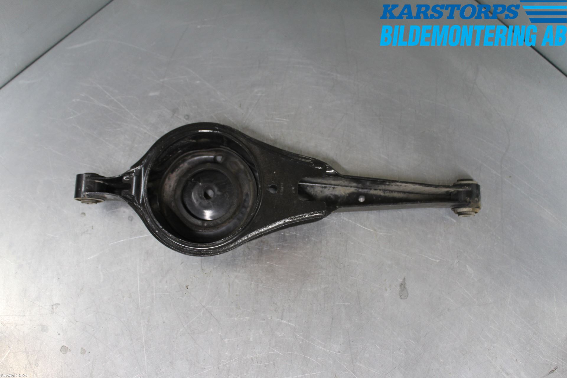 Volvo V60 14-18 Bärarm Bak Vänster